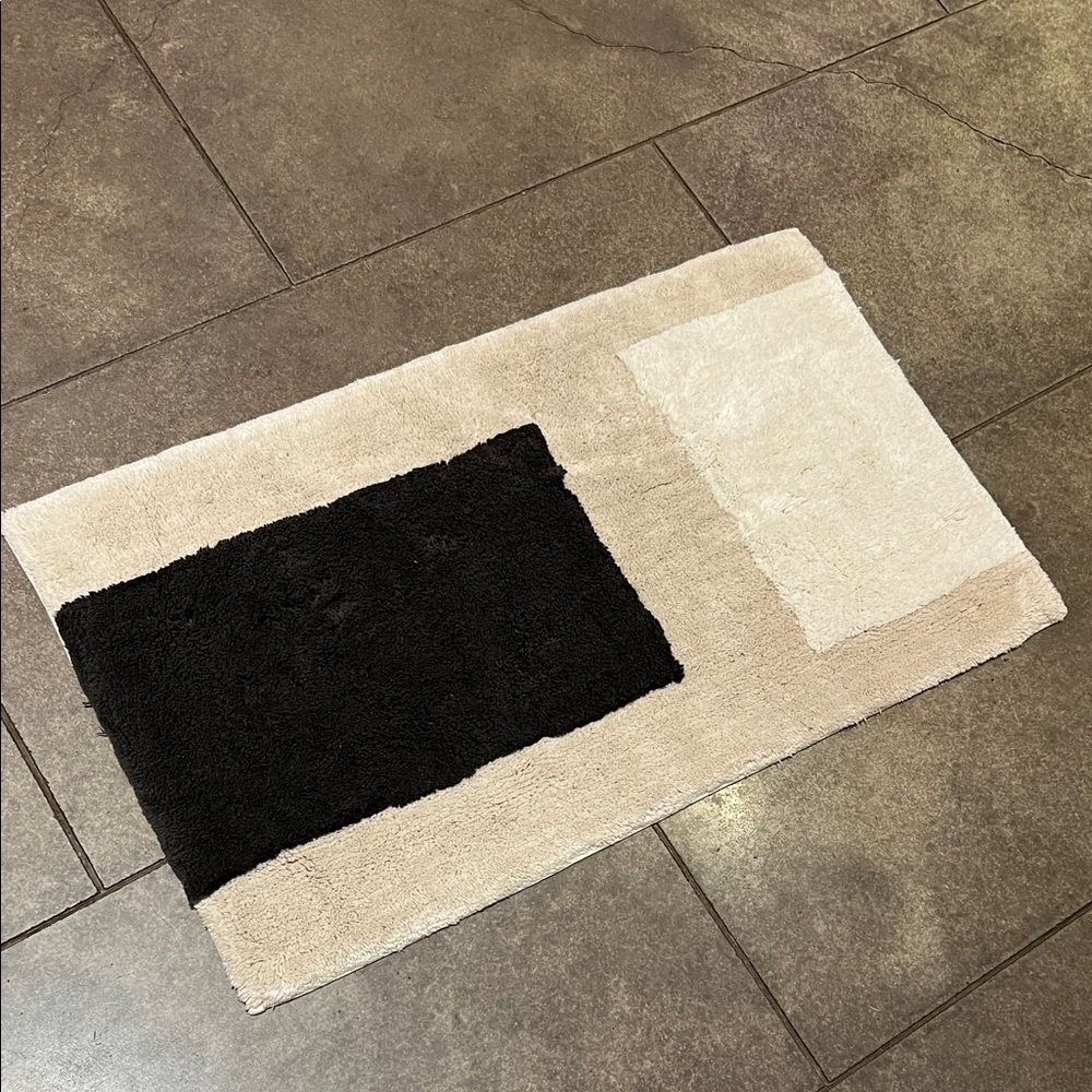 WEST ELM Modern Black and Cream Bath Mat 20” x 34” - brand new without tags!